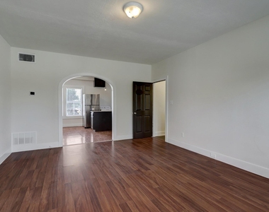 3002 Isabella Street - Photo Thumbnail 8