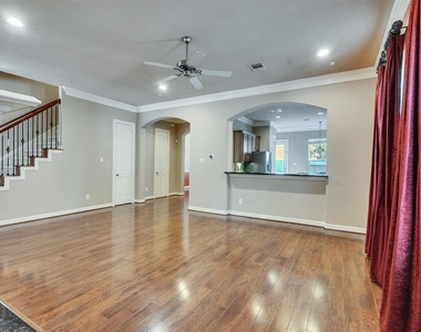 1502 Olive Place - Photo Thumbnail 4