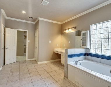 1502 Olive Place - Photo Thumbnail 16