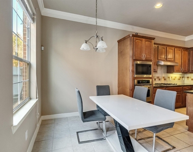 1502 Olive Place - Photo Thumbnail 10