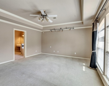 1502 Olive Place - Photo Thumbnail 14