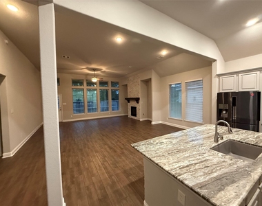 135 Bloomhill Place - Photo Thumbnail 8