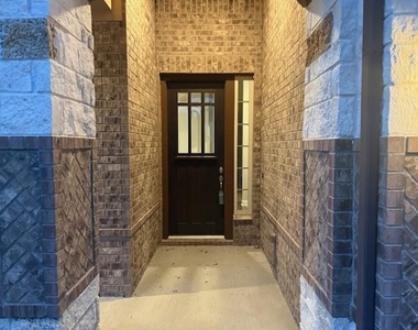 135 Bloomhill Place - Photo Thumbnail 5