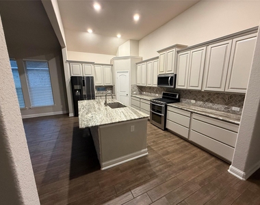 135 Bloomhill Place - Photo Thumbnail 9