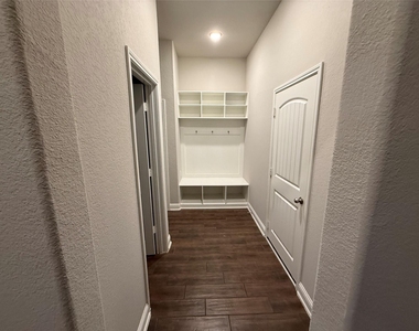 135 Bloomhill Place - Photo Thumbnail 12