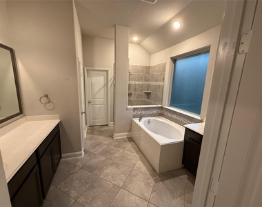 135 Bloomhill Place - Photo Thumbnail 11