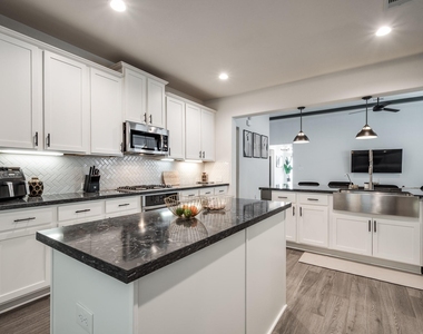 14231 Angelina Drive - Photo Thumbnail 16