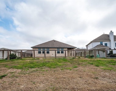 14231 Angelina Drive - Photo Thumbnail 34