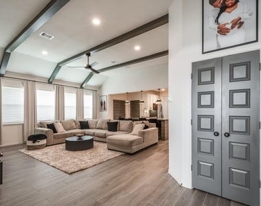 14231 Angelina Drive - Photo Thumbnail 7
