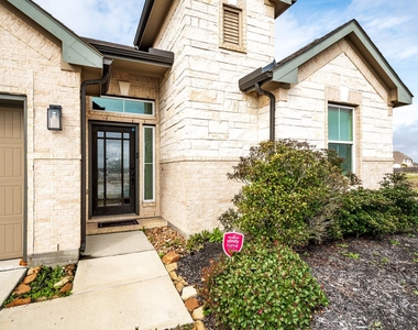 14231 Angelina Drive - Photo Thumbnail 4
