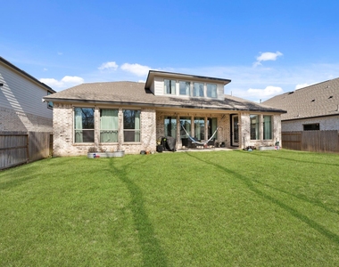 511 Carina Gaze Drive - Photo Thumbnail 38
