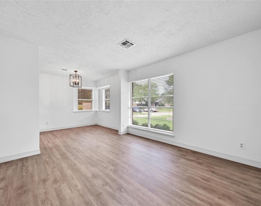 9411 Roos Road - Photo Thumbnail 9