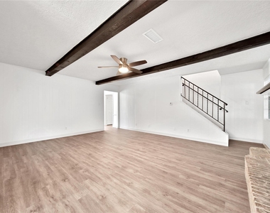 9411 Roos Road - Photo Thumbnail 13