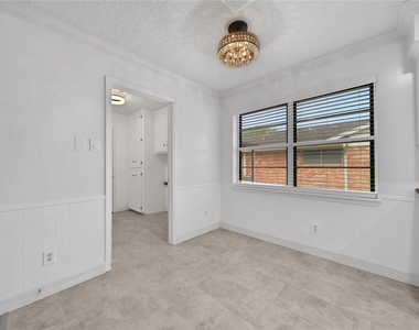 9411 Roos Road - Photo Thumbnail 19