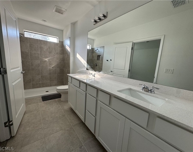 1024 Caloosa Breeze Drive - Photo Thumbnail 8