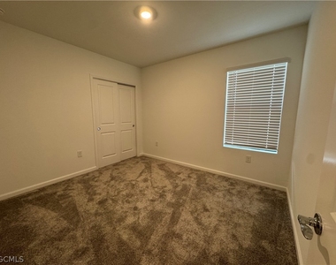 1024 Caloosa Breeze Drive - Photo Thumbnail 11