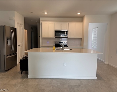 1024 Caloosa Breeze Drive - Photo Thumbnail 3