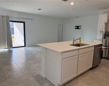 1024 Caloosa Breeze Drive - Photo Thumbnail 2