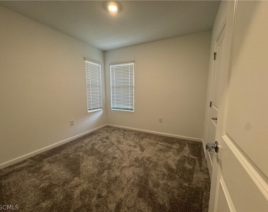 1024 Caloosa Breeze Drive - Photo Thumbnail 13