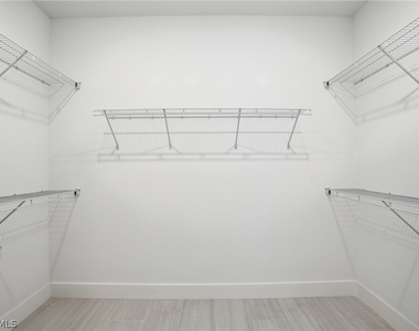 2148 Sequoia Court - Photo Thumbnail 12