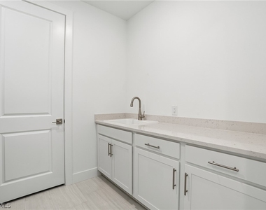 2148 Sequoia Court - Photo Thumbnail 26