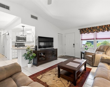 3143 37th Lane S - Photo Thumbnail 6