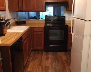 1712 Sw 67th Terrace - Photo Thumbnail 2