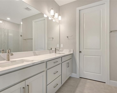 16139 Isola Place - Photo Thumbnail 30