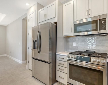 16139 Isola Place - Photo Thumbnail 21