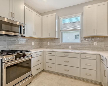 16139 Isola Place - Photo Thumbnail 19