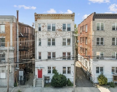 25 Whittier Street - Photo Thumbnail 11