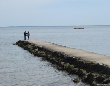 405 Seaside Avenue - Photo Thumbnail 6