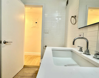 160 West 97th Street - Photo Thumbnail 4
