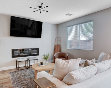 10400 Raining Sky Street - Photo Thumbnail 7