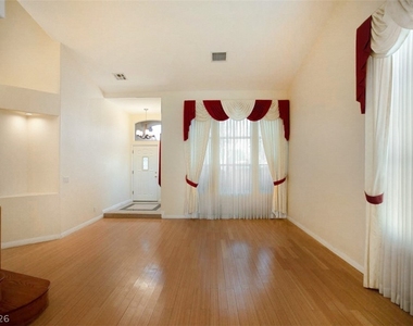 2120 Waterbury Lane - Photo Thumbnail 9