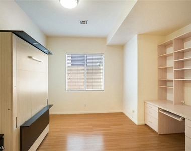 2120 Waterbury Lane - Photo Thumbnail 20