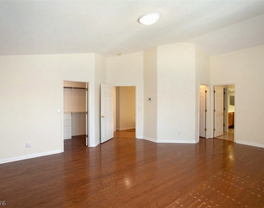 2120 Waterbury Lane - Photo Thumbnail 32