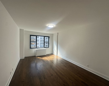 East 56th Street - Photo Thumbnail 1