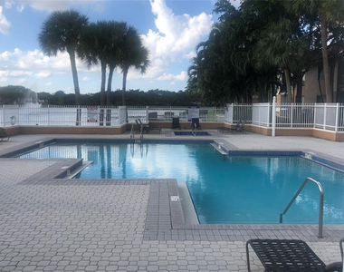 705 Nw 91st Terrace - Photo Thumbnail 12