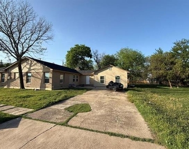 1300 N 2nd Street - Photo Thumbnail 2