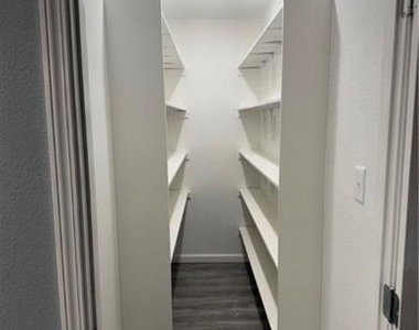 1300 N 2nd Street - Photo Thumbnail 12