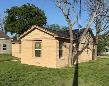 1300 N 2nd Street - Photo Thumbnail 1