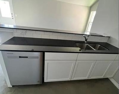1200 N 8th Street - Photo Thumbnail 10
