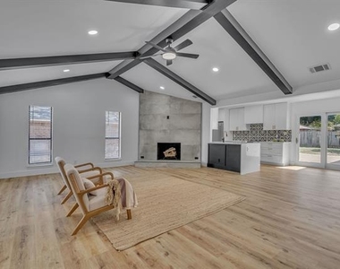 2611 Boulder Drive - Photo Thumbnail 4