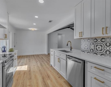 2611 Boulder Drive - Photo Thumbnail 16