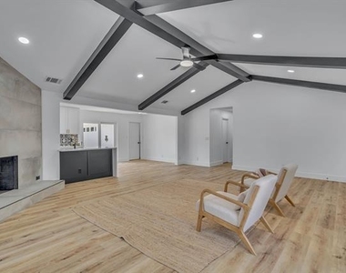 2611 Boulder Drive - Photo Thumbnail 8