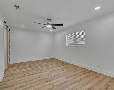 2611 Boulder Drive - Photo Thumbnail 17