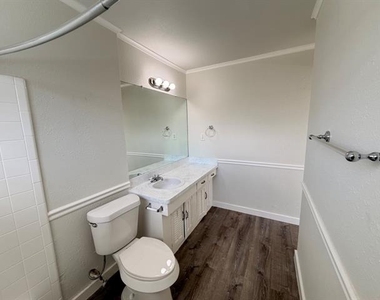 4115 Douglas Avenue - Photo Thumbnail 10