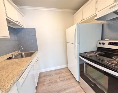 4115 Douglas Avenue - Photo Thumbnail 11