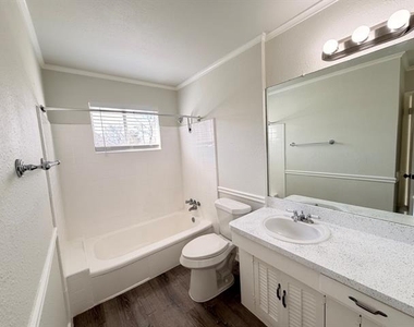 4115 Douglas Avenue - Photo Thumbnail 9